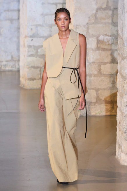 Step into Eternal Style: Explore Christine Boland's SS25 Evergreen Fashion Now!